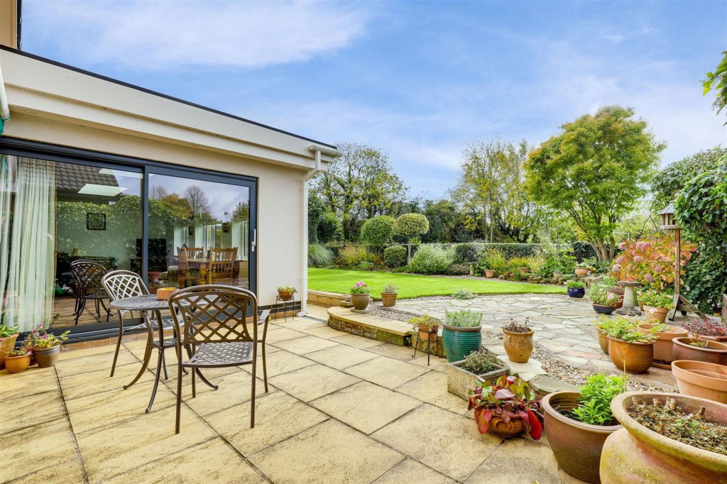 Pinfold Crescent, Woodborough, NG14