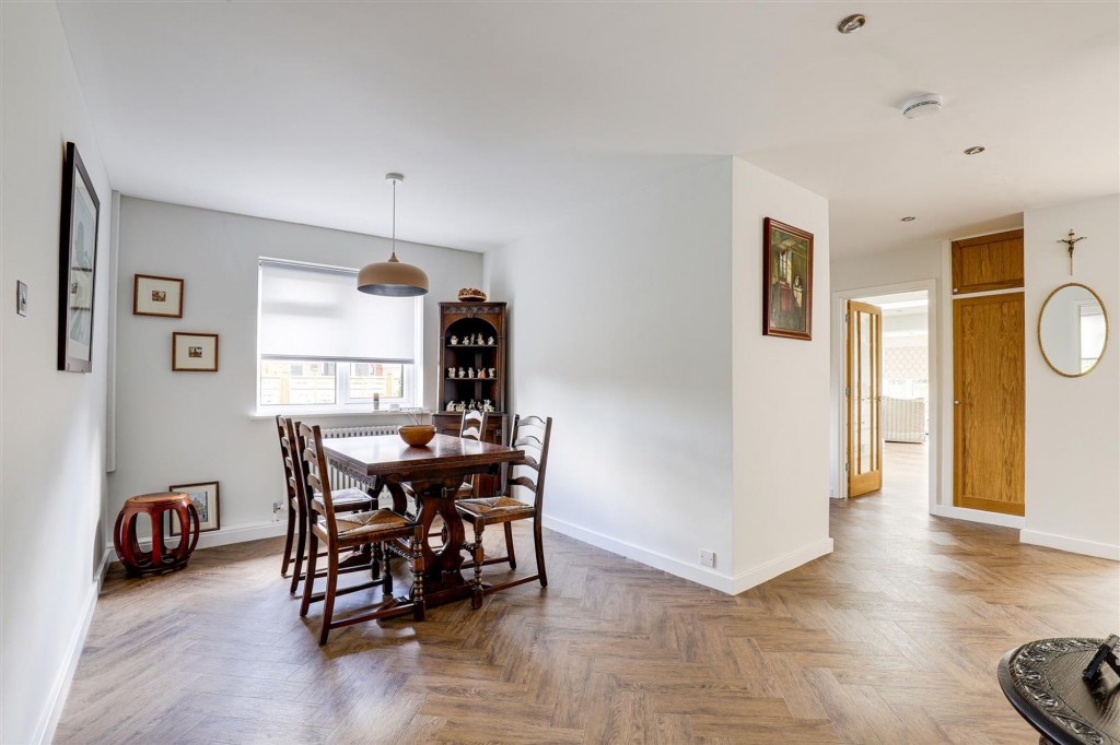 Pinfold Crescent, Woodborough, NG14