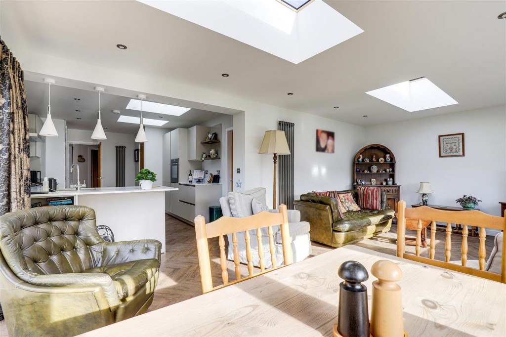 Pinfold Crescent, Woodborough, NG14