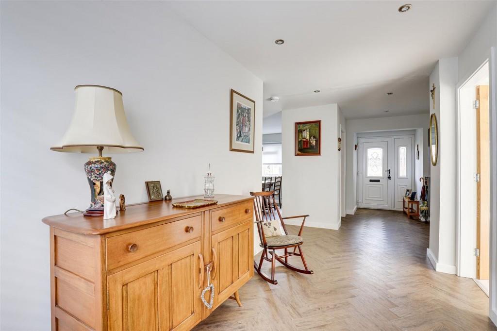 Pinfold Crescent, Woodborough, NG14