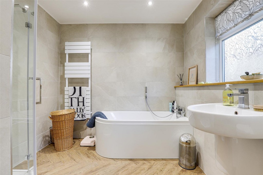 Pinfold Crescent, Woodborough, NG14