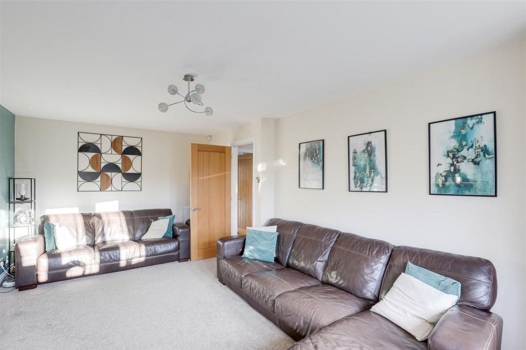 Waterside Close, Gamston, NG2