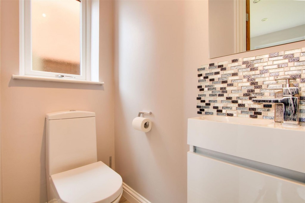 Waterside Close, Gamston, NG2