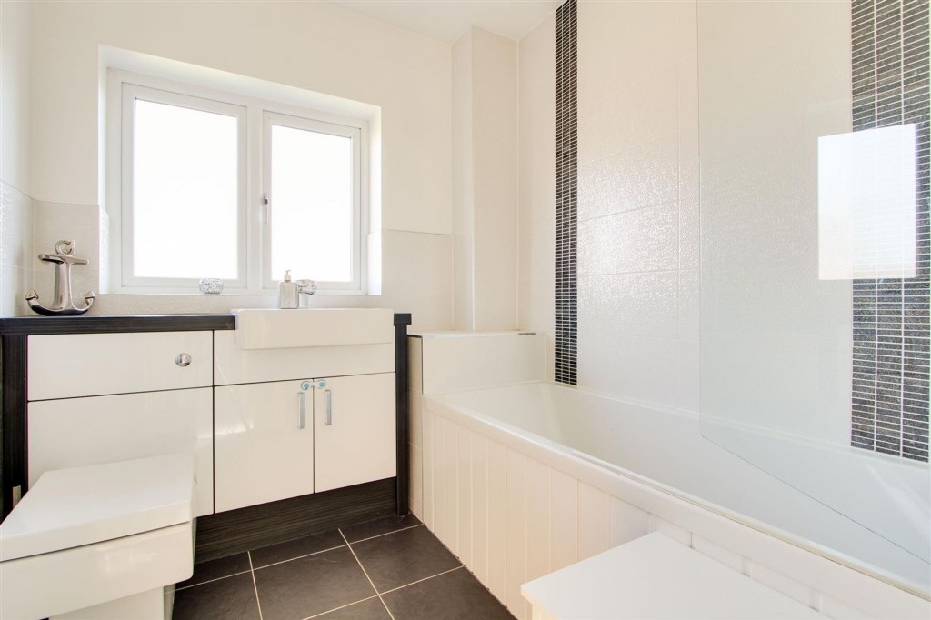 Waterside Close, Gamston, NG2