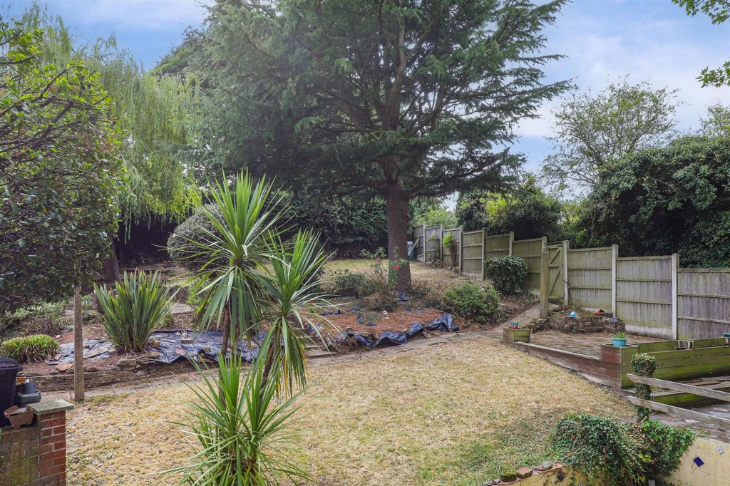 Palmer Crescent, Carlton, NG4