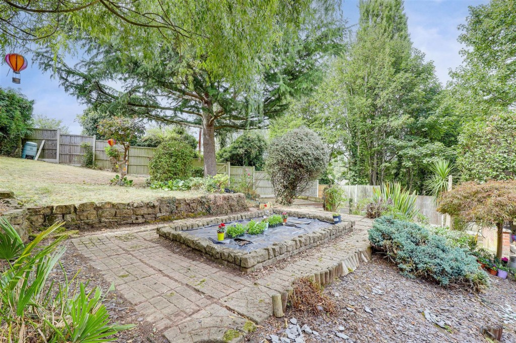 Palmer Crescent, Carlton, NG4