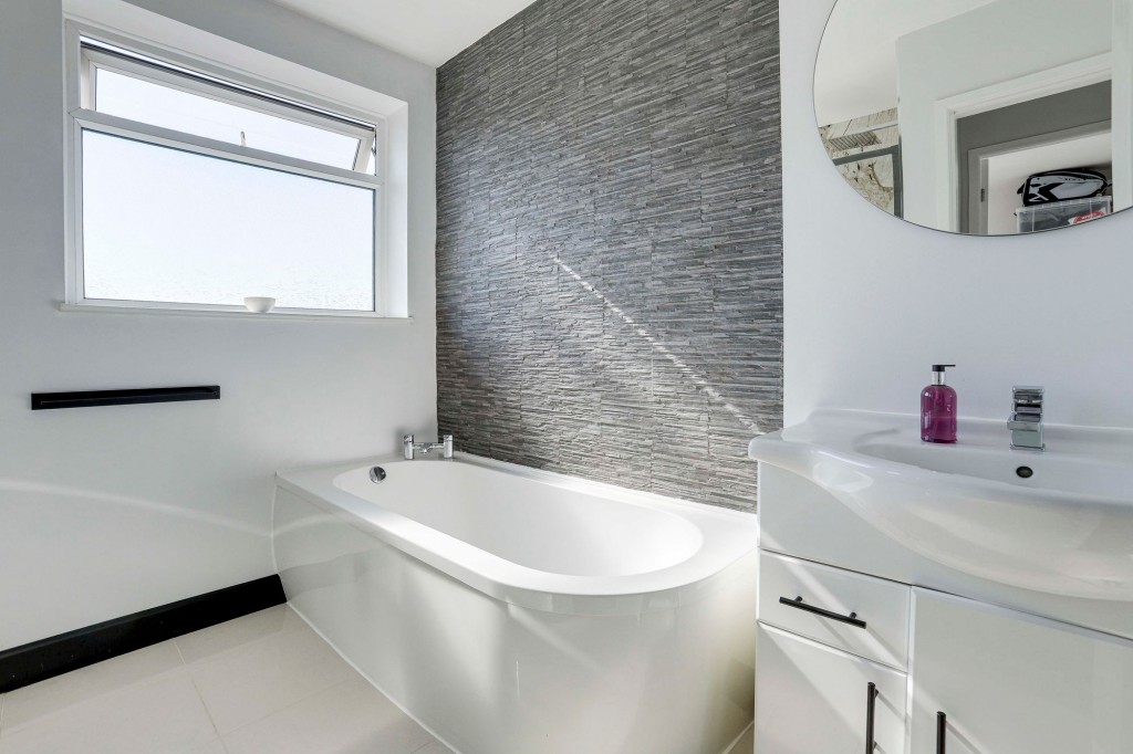 Lodge Close, Redhill, NG5