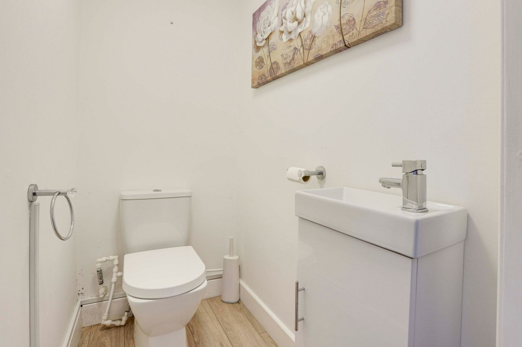 Lodge Close, Redhill, NG5