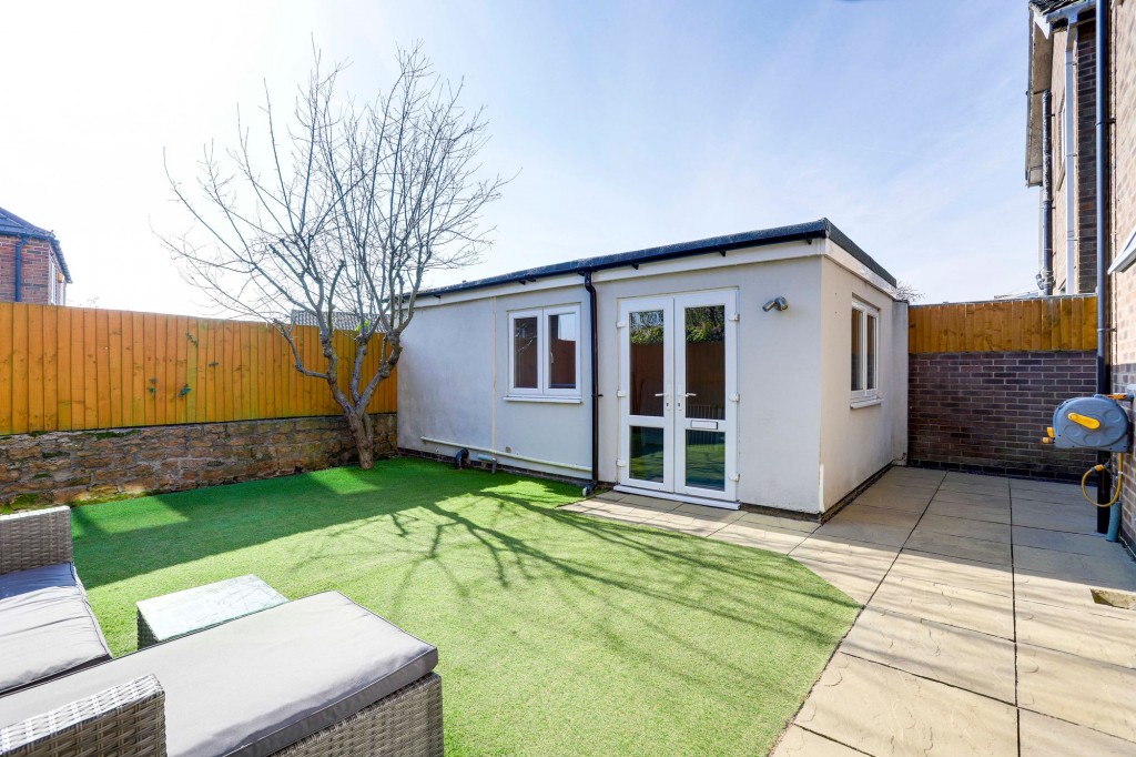 Lodge Close, Redhill, NG5