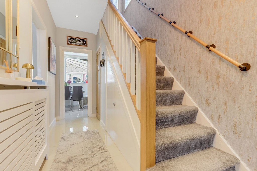 Greythorn Drive, West Bridgford, NG2
