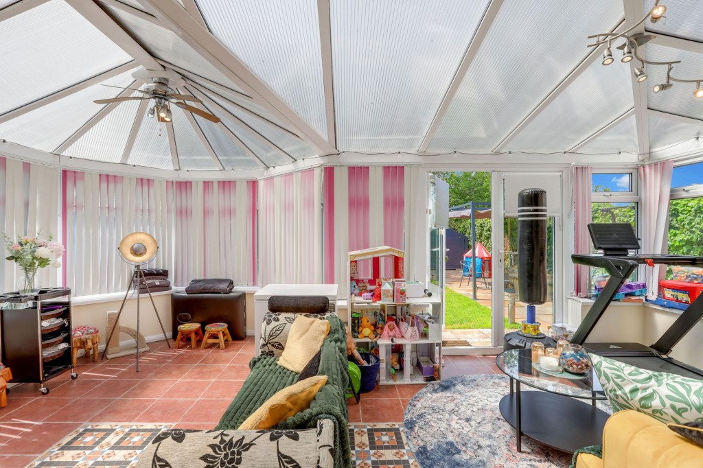 Greythorn Drive, West Bridgford, NG2