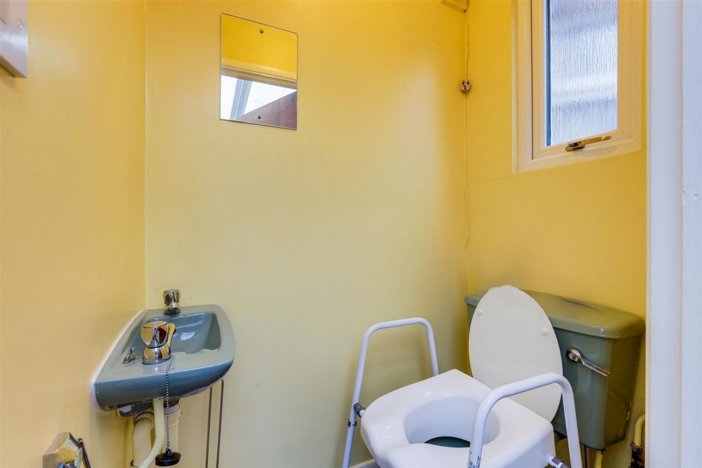 Derbyshire Lane, Hucknall, NG15