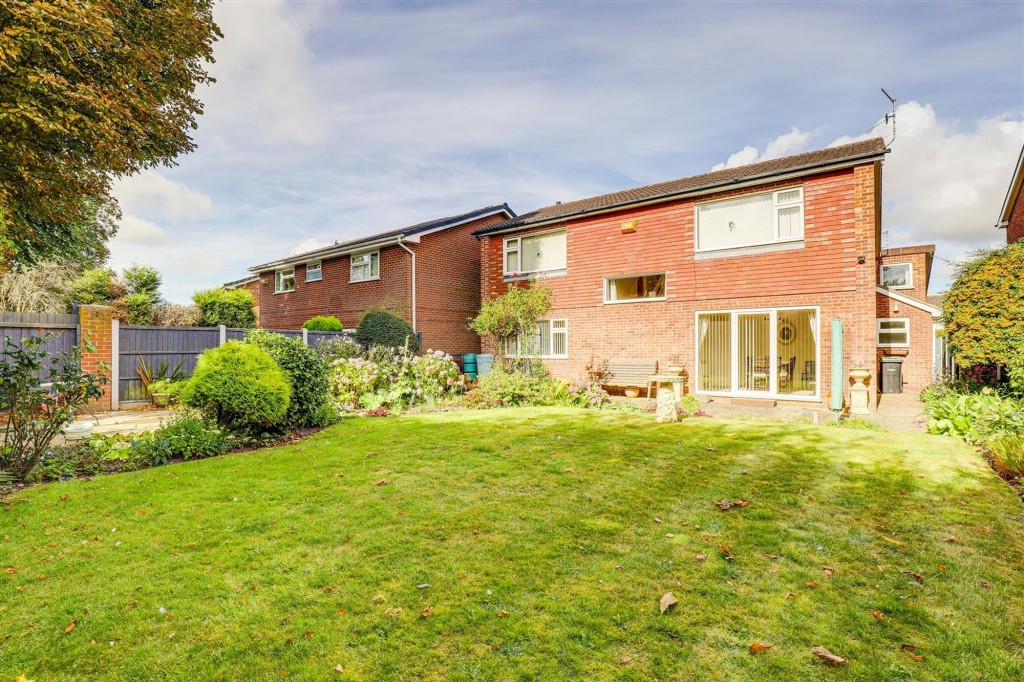 Plains Farm Close, Nottingham, NG3
