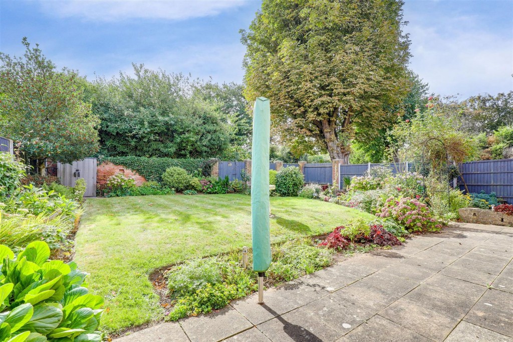 Plains Farm Close, Nottingham, NG3