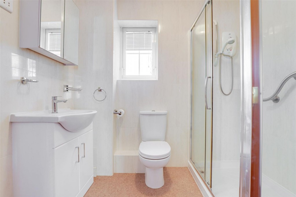 Plains Farm Close, Nottingham, NG3