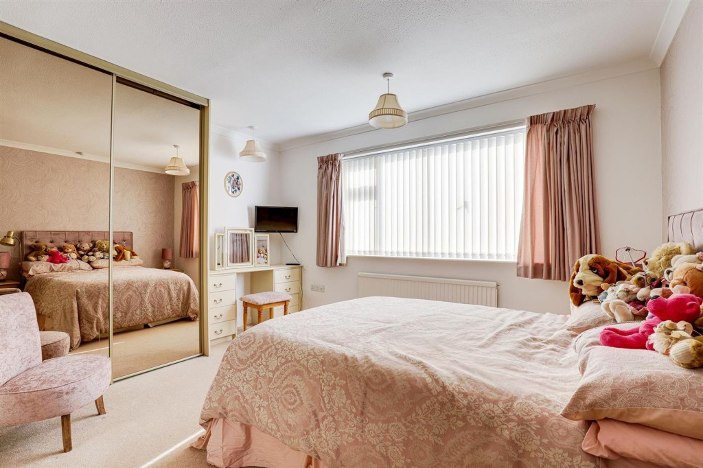 Plains Farm Close, Nottingham, NG3