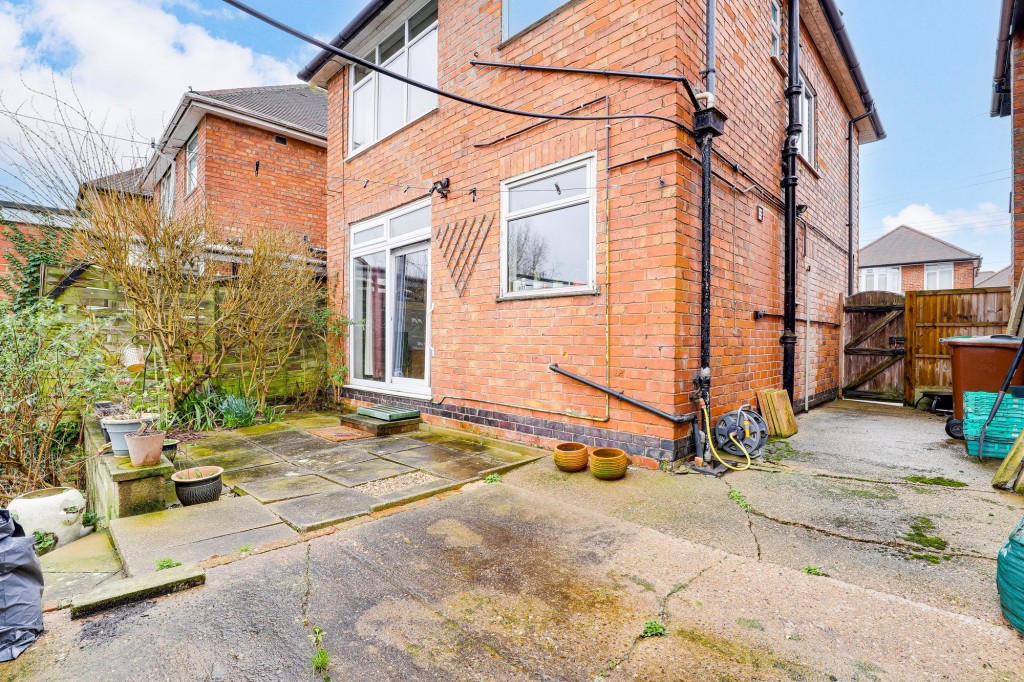 St. Austell Drive, Nottingham, NG11