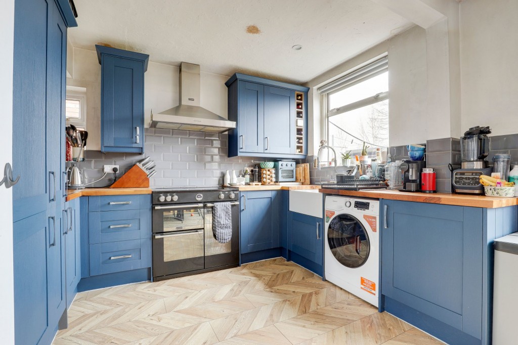 St. Austell Drive, Nottingham, NG11