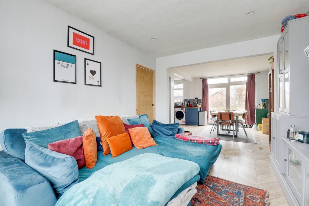 St. Austell Drive, Nottingham, NG11