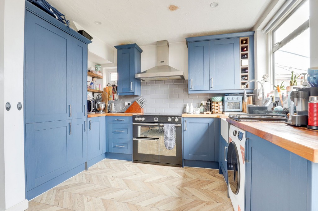 St. Austell Drive, Nottingham, NG11