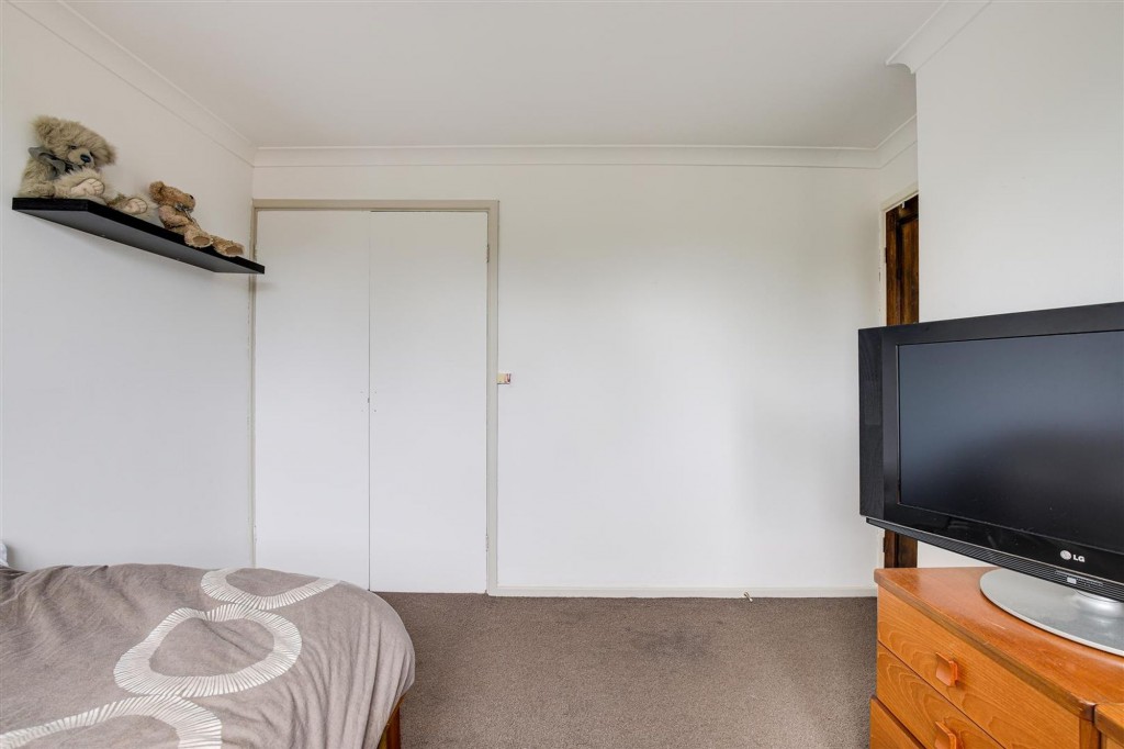 Woodhedge Drive, Nottingham, NG3