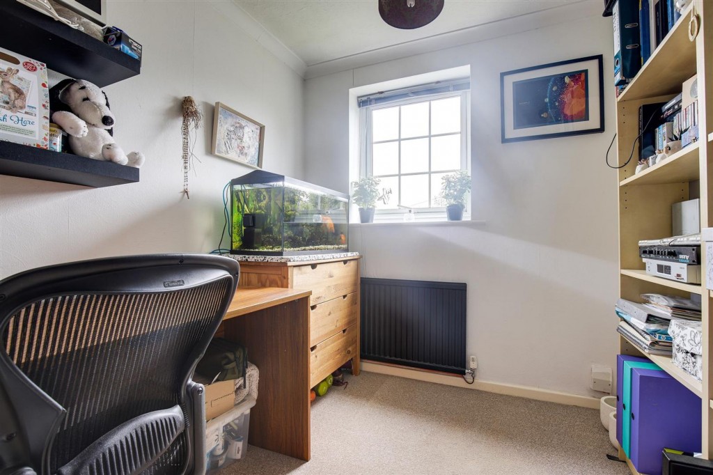 Woodhedge Drive, Nottingham, NG3