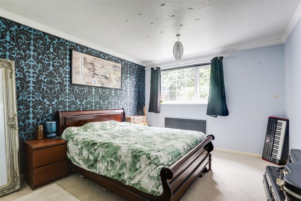 Woodhedge Drive, Nottingham, NG3