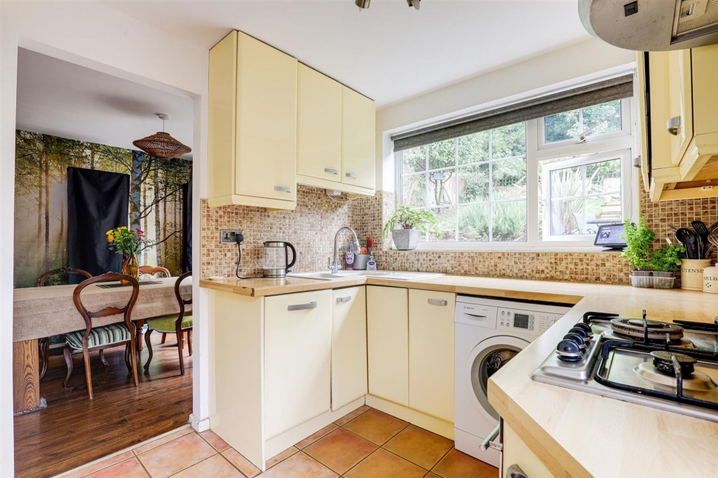 Woodhedge Drive, Nottingham, NG3