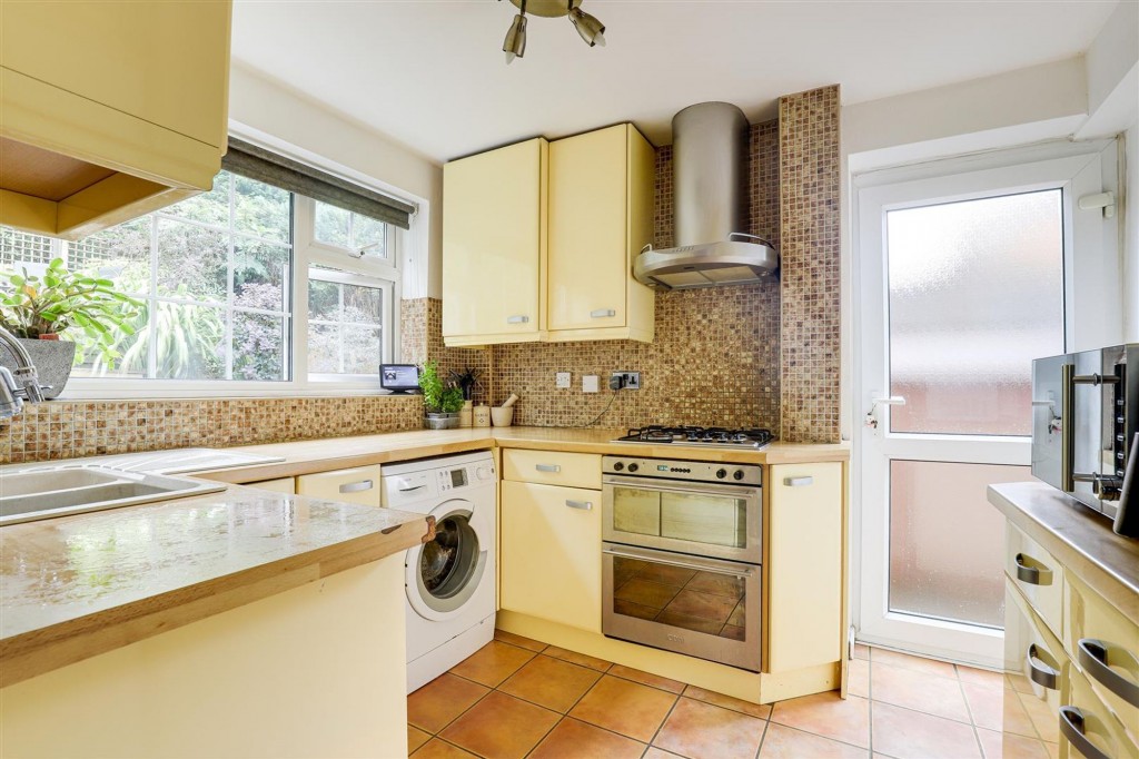 Woodhedge Drive, Nottingham, NG3