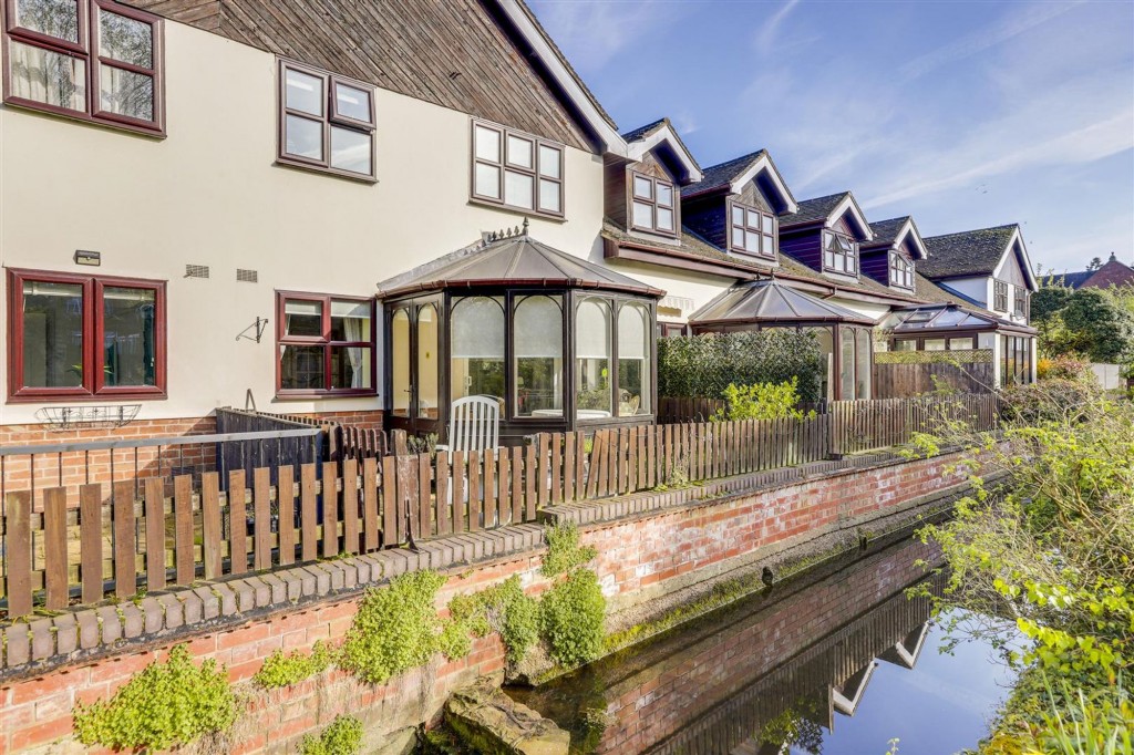 Risley, Risley Hall, DE72