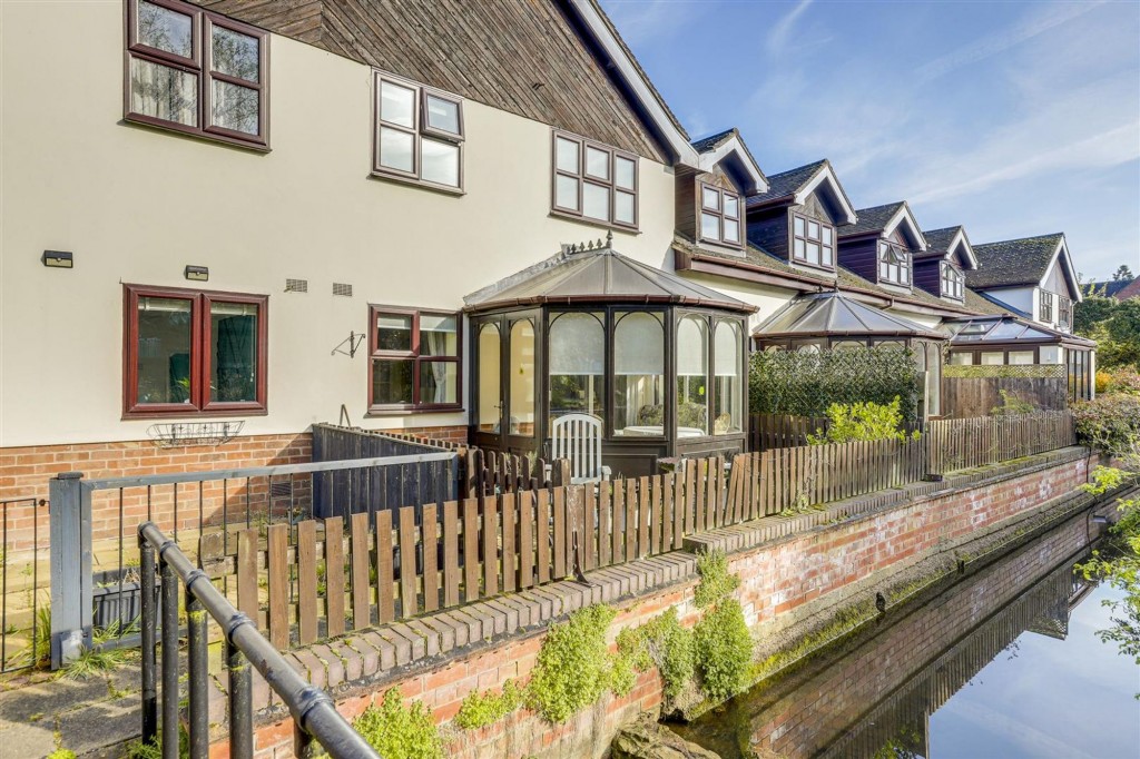 Risley, Risley Hall, DE72