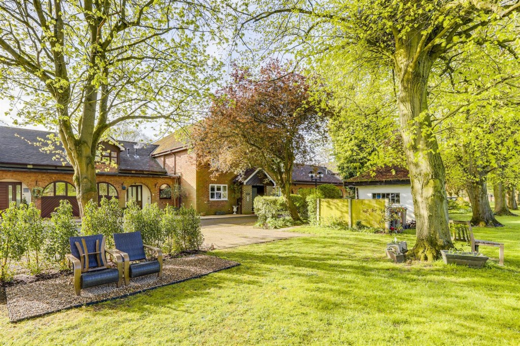 Risley, Risley Hall, DE72