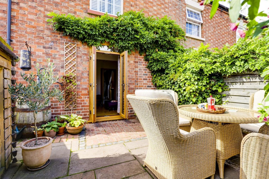 Easthorpe Street, Ruddington, NG11