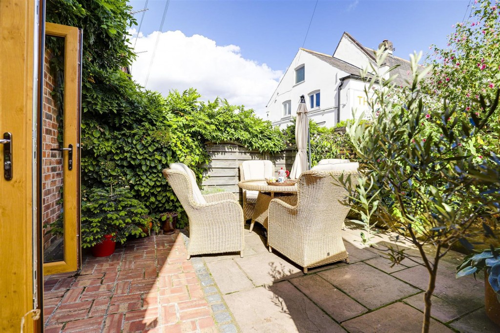 Easthorpe Street, Ruddington, NG11