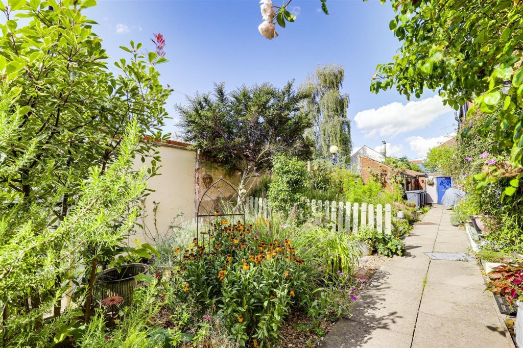 Easthorpe Street, Ruddington, NG11