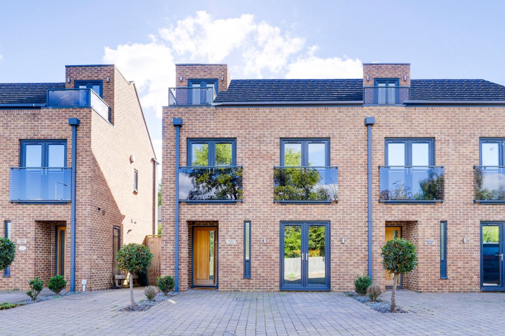 Radcliffe Road, Gamston, NG2