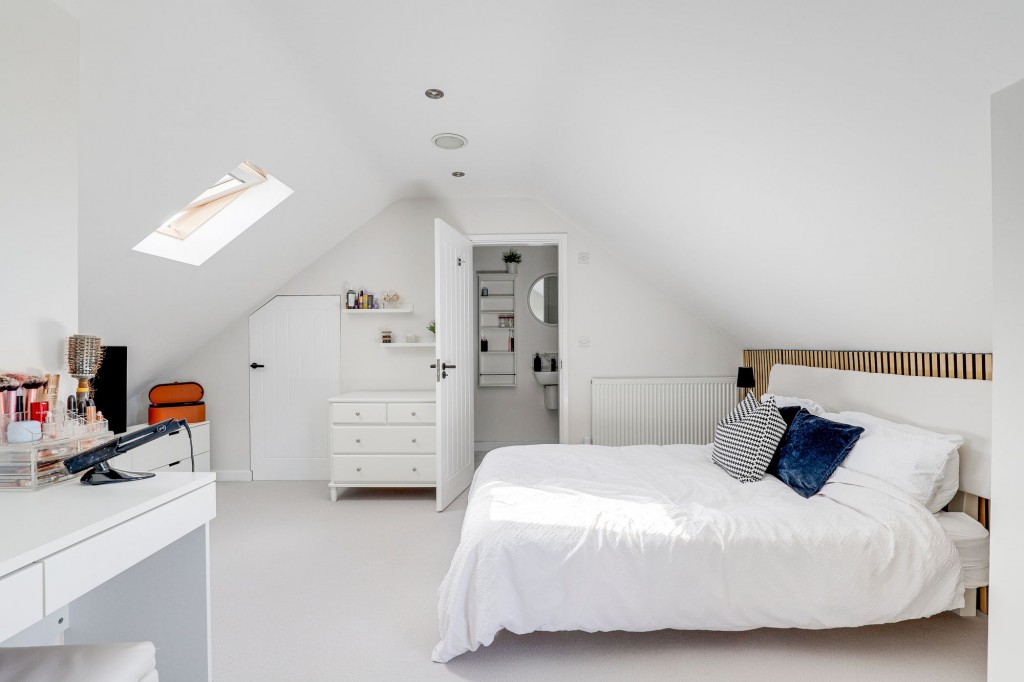 Radcliffe Road, Gamston, NG2