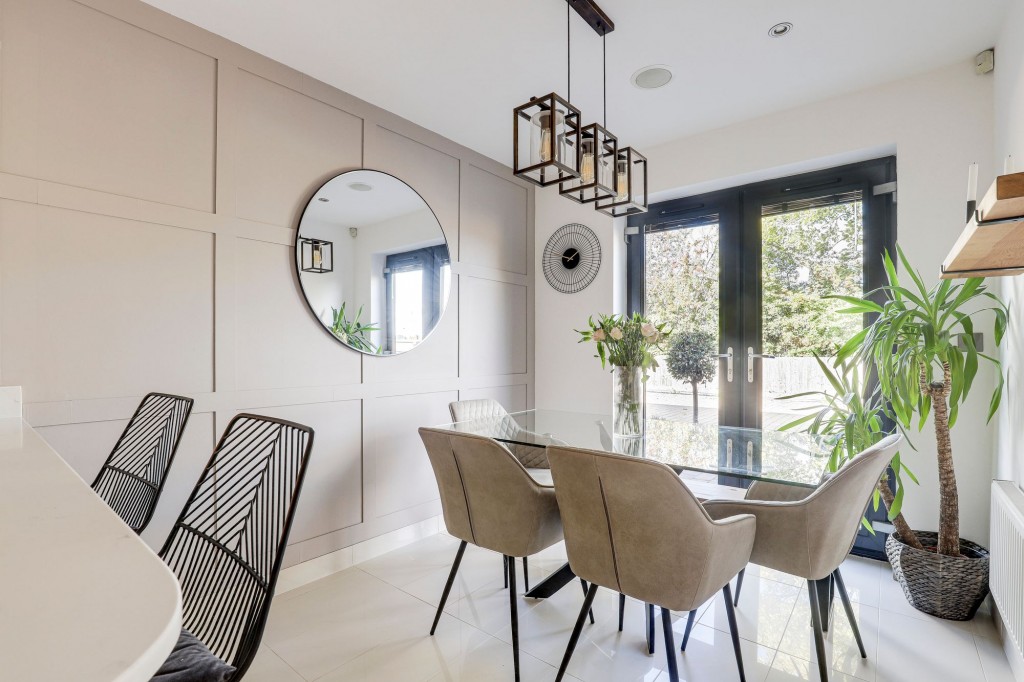 Radcliffe Road, Gamston, NG2