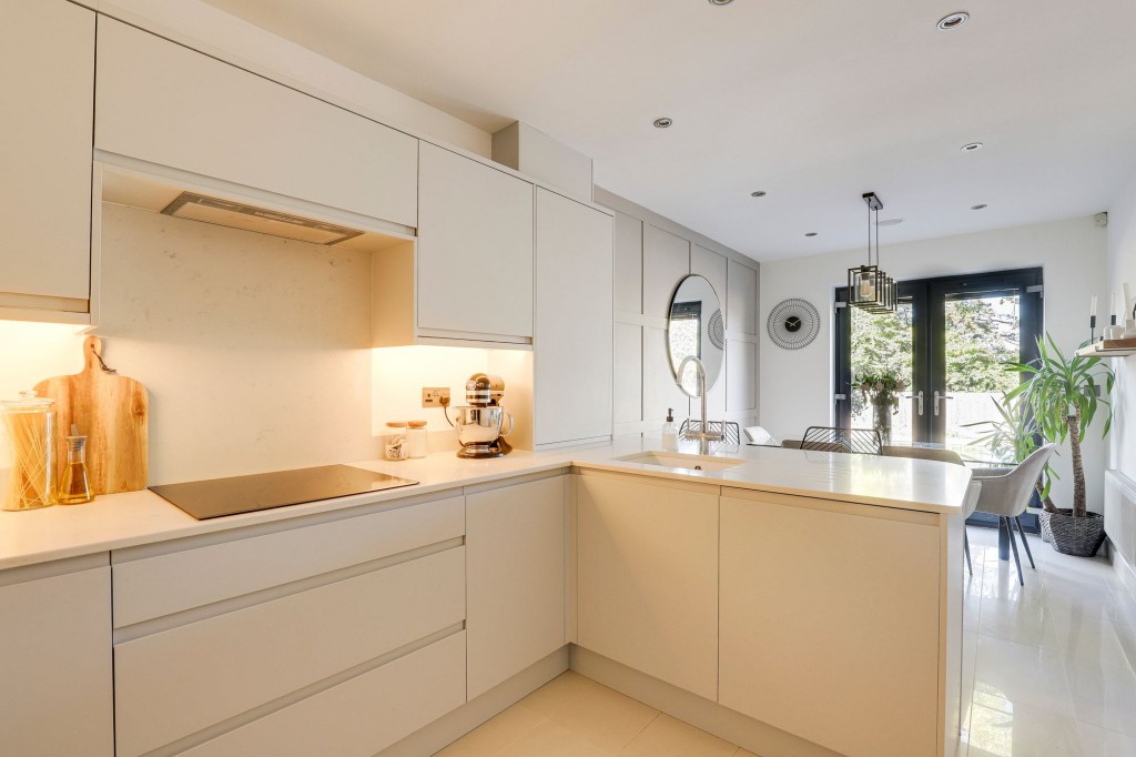 Radcliffe Road, Gamston, NG2