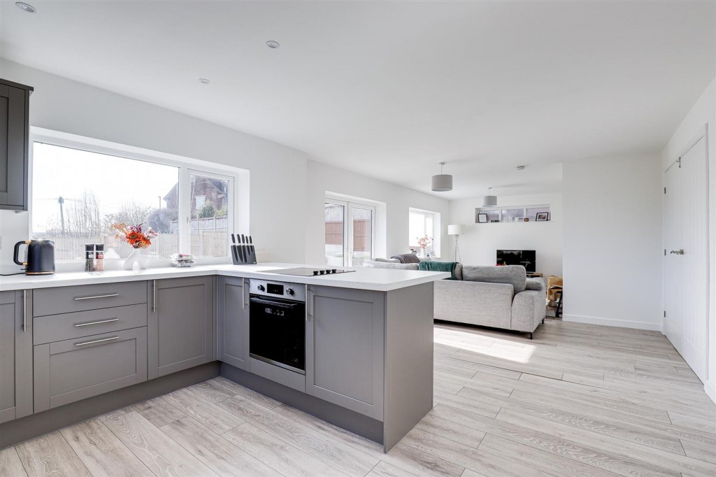 Ladywood Road, Ilkeston, DE7