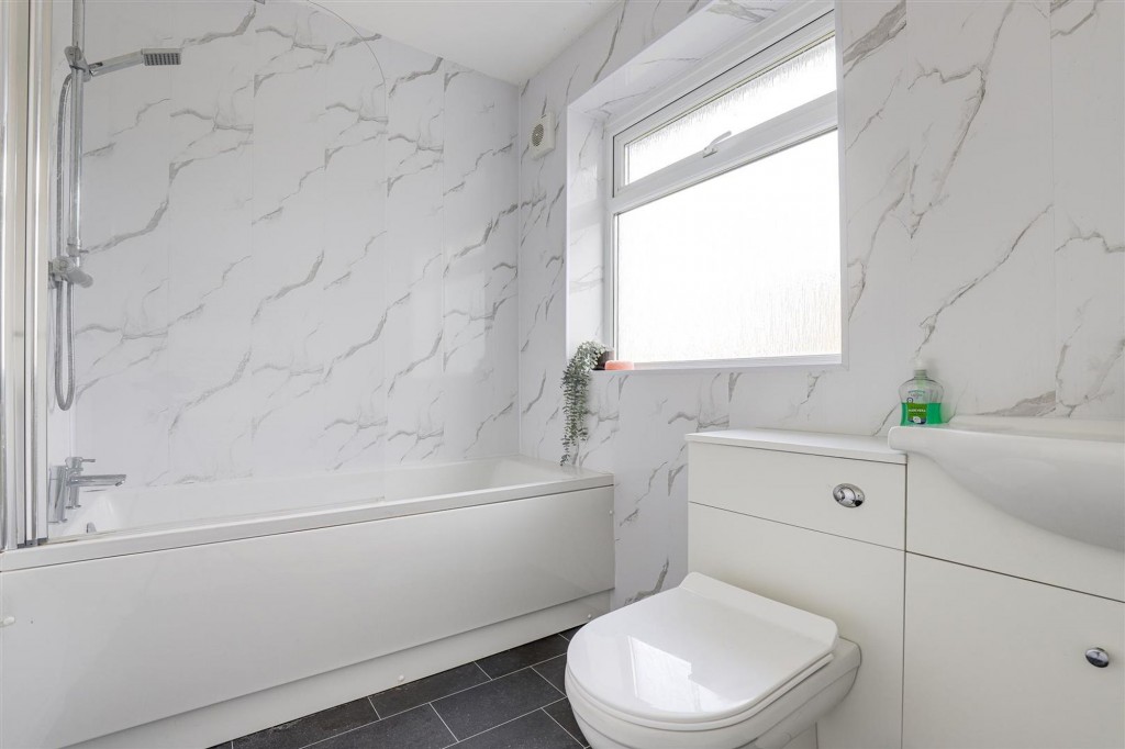 Ladywood Road, Ilkeston, DE7