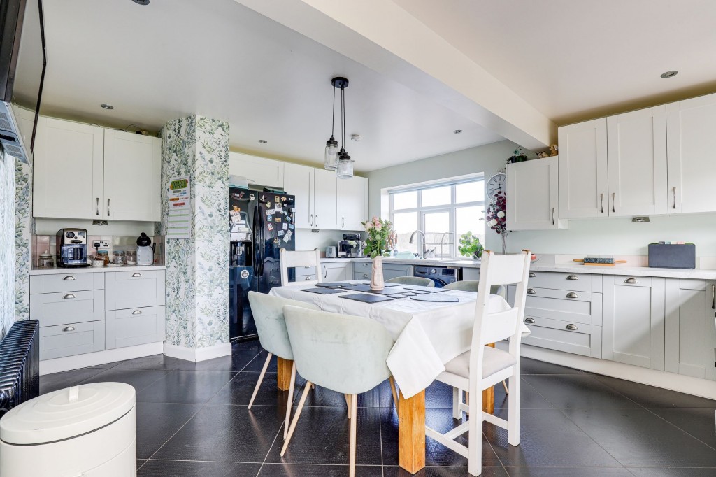 Freda Avenue, Gedling, NG4