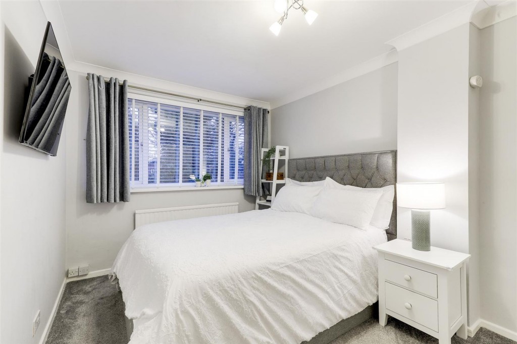 Valeside Gardens, Colwick, NG4