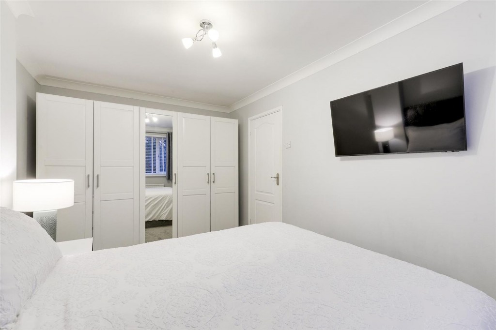 Valeside Gardens, Colwick, NG4