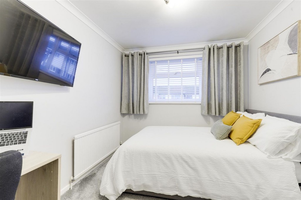 Valeside Gardens, Colwick, NG4