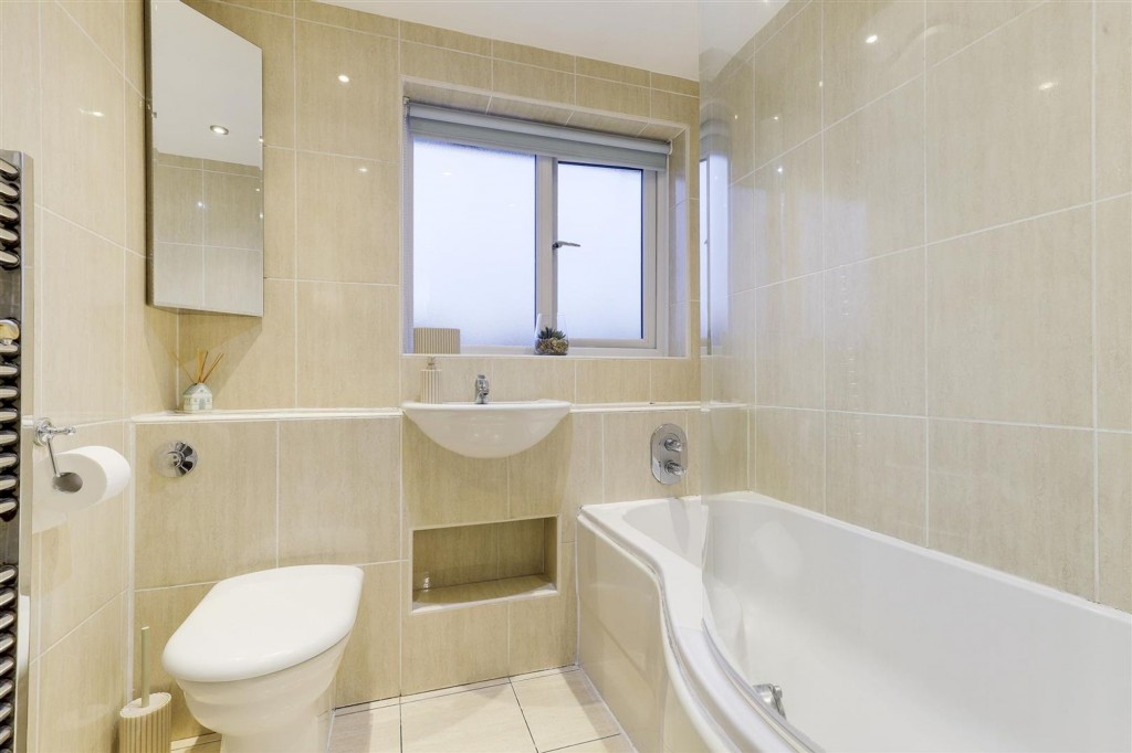 Valeside Gardens, Colwick, NG4