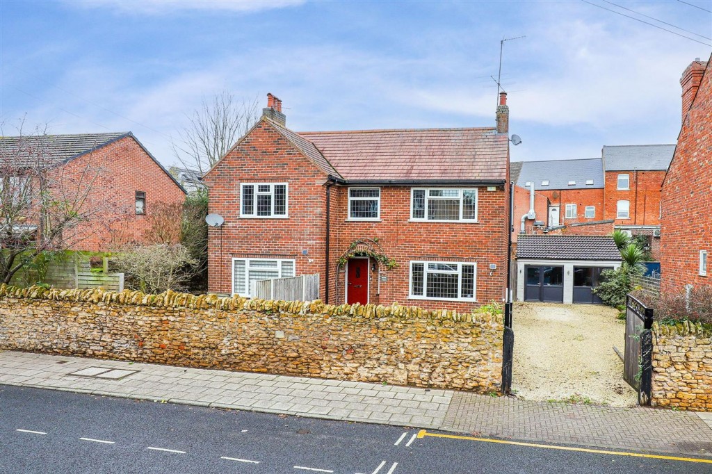 Ogle Street, Hucknall, NG15