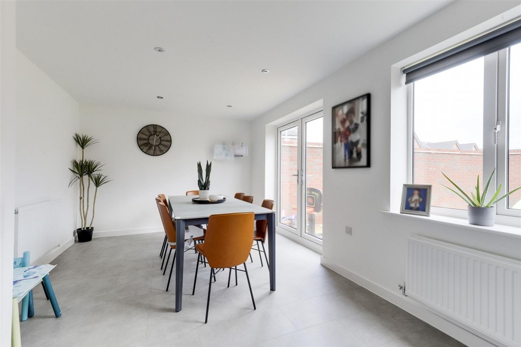 Coot Way, Burton Joyce, NG14