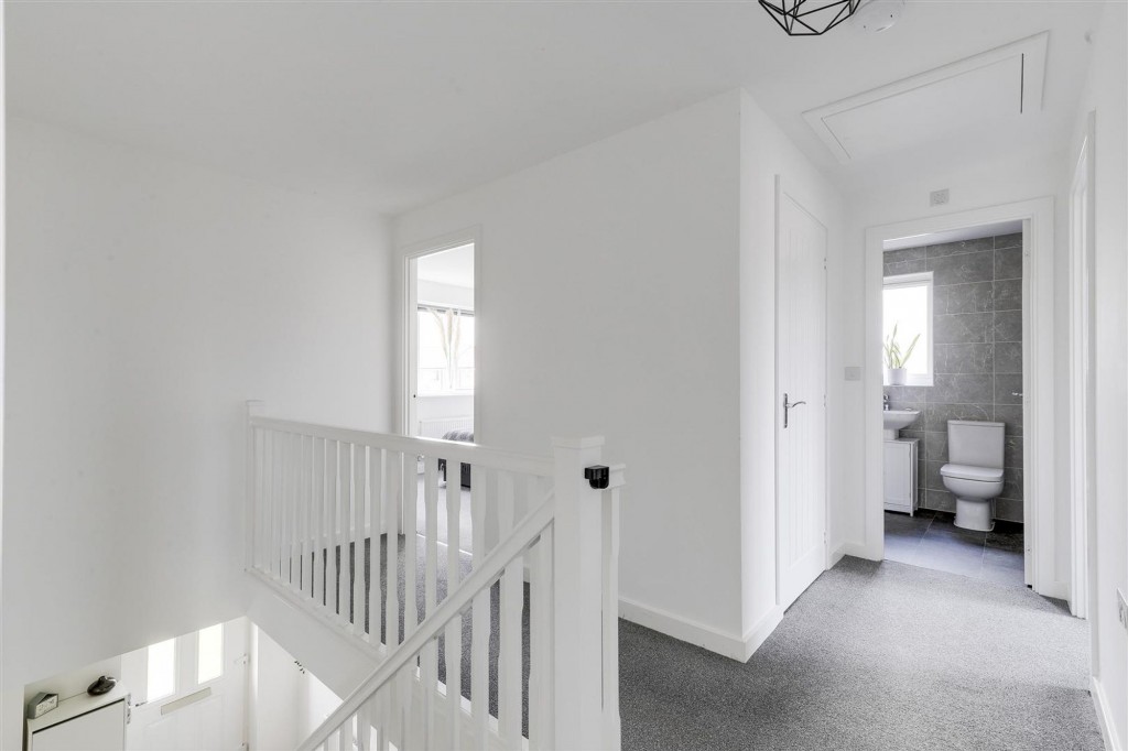 Coot Way, Burton Joyce, NG14