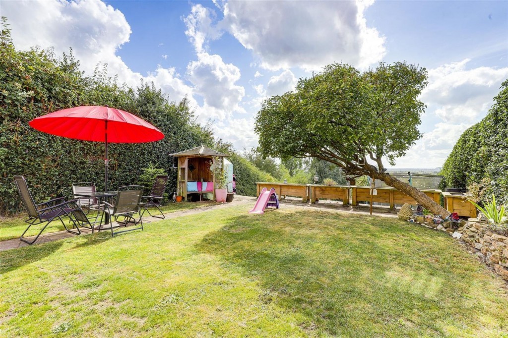 Onchan Drive, Carlton, NG4